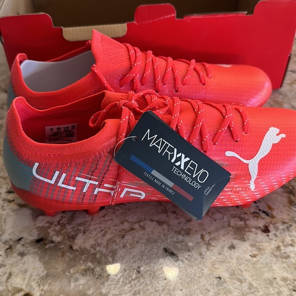 PUMA Unisex-Child soccer cleats - Picture 2 of 2